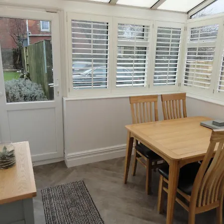 Homely And Well Appointed Priory By Cliftonvalley Appartement
