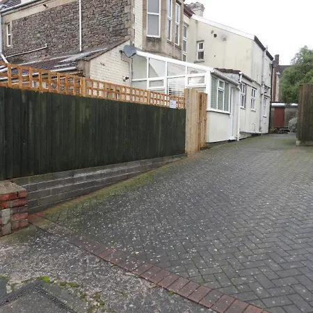 Homely And Well Appointed Priory By Cliftonvalley Appartement Bristol