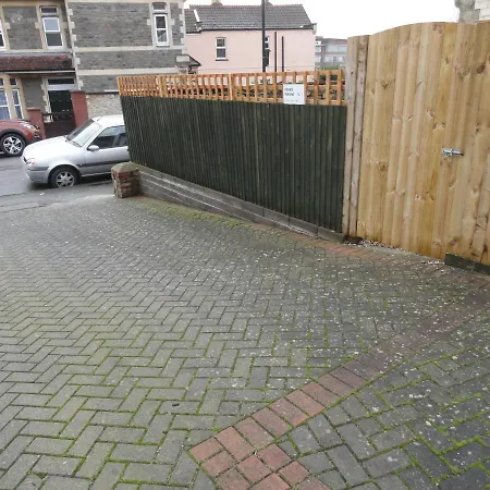 Appartement Homely And Well Appointed Priory By Cliftonvalley *
