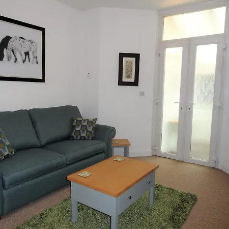 Appartement Homely And Well Appointed Priory By Cliftonvalley Bristol