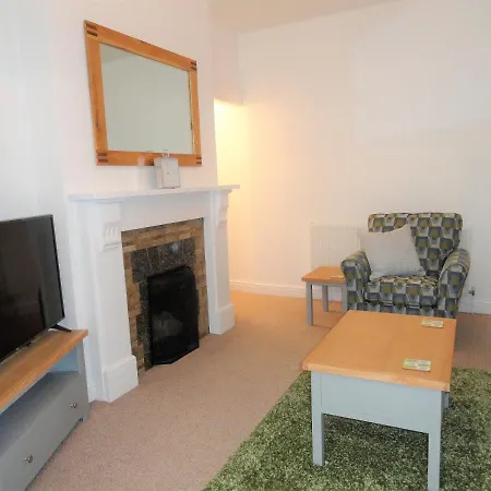 Homely And Well Appointed Priory By Cliftonvalley * Bristol